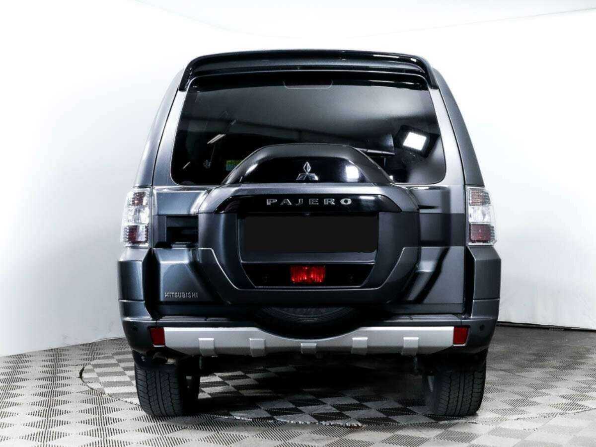 Mitsubishi Pajero с пробегом — 2018 год. Фото: #4