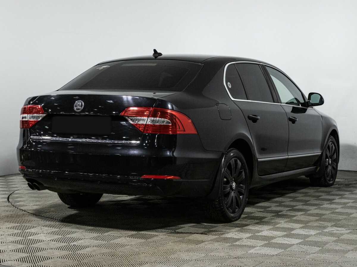 Skoda Superb с пробегом — 2013 год. Фото: #4