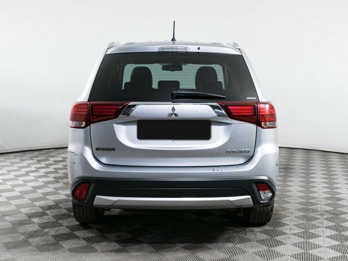 Mitsubishi Outlander с пробегом — 2015 год. Фото: #4