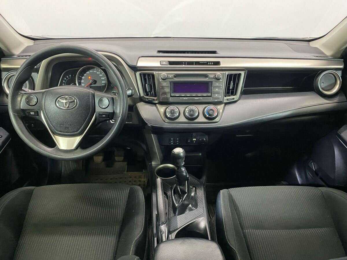 Toyota RAV4 с пробегом — 2014 год. Фото: #8