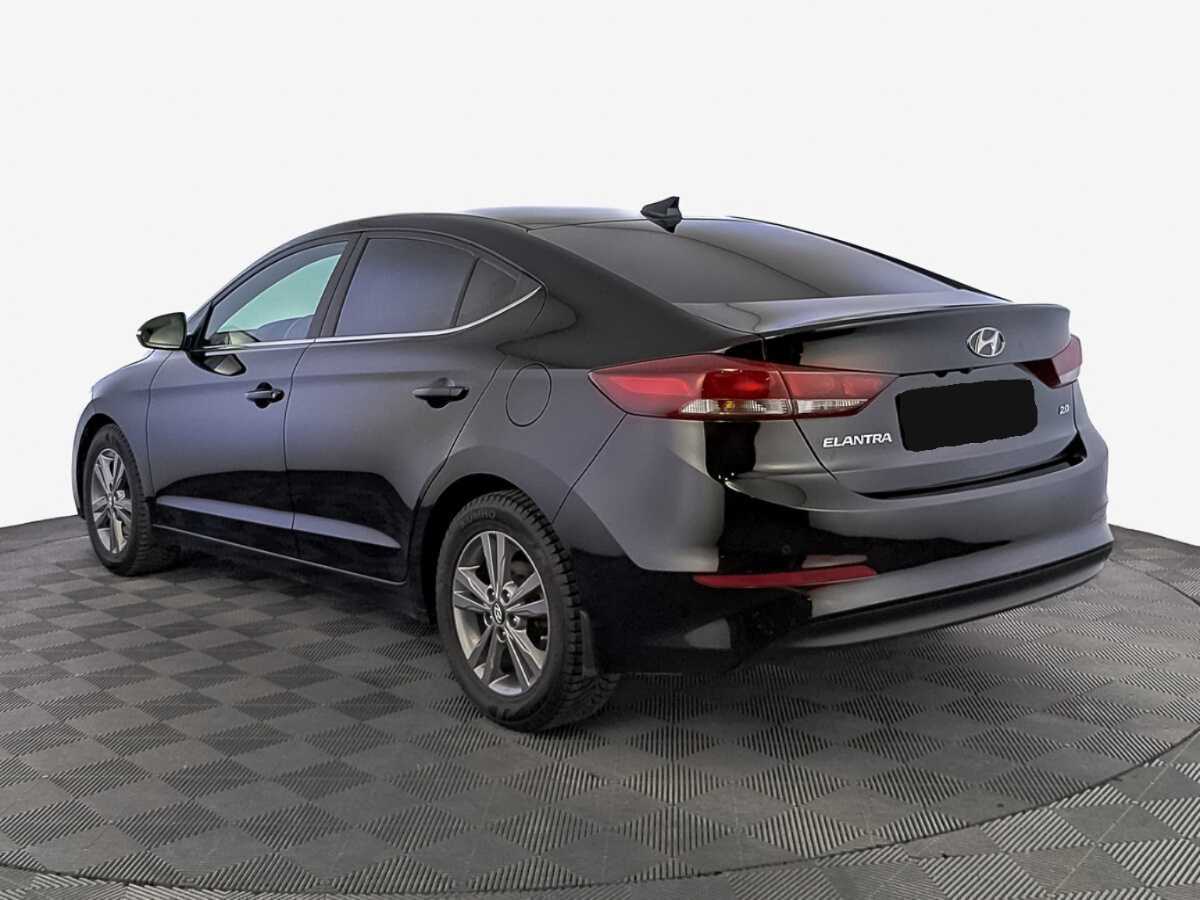 Hyundai Elantra с пробегом — 2017 год. Фото: #6