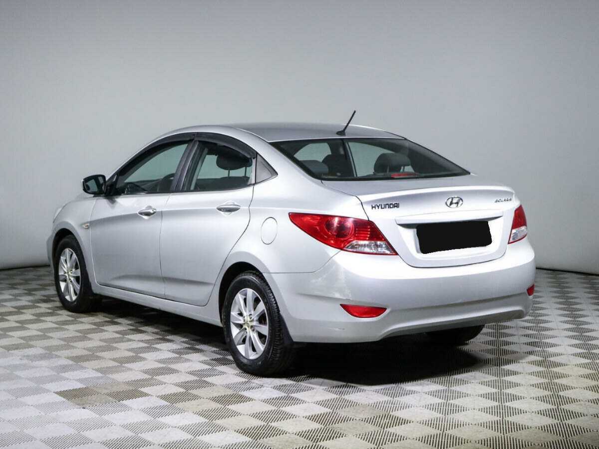 Hyundai Solaris с пробегом — 2014 год. Фото: #5