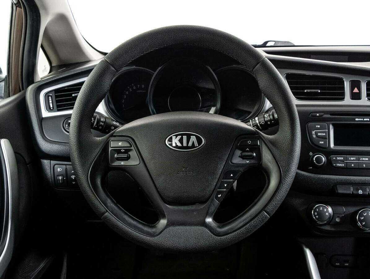 Kia Ceed с пробегом — 2015 год. Фото: #11