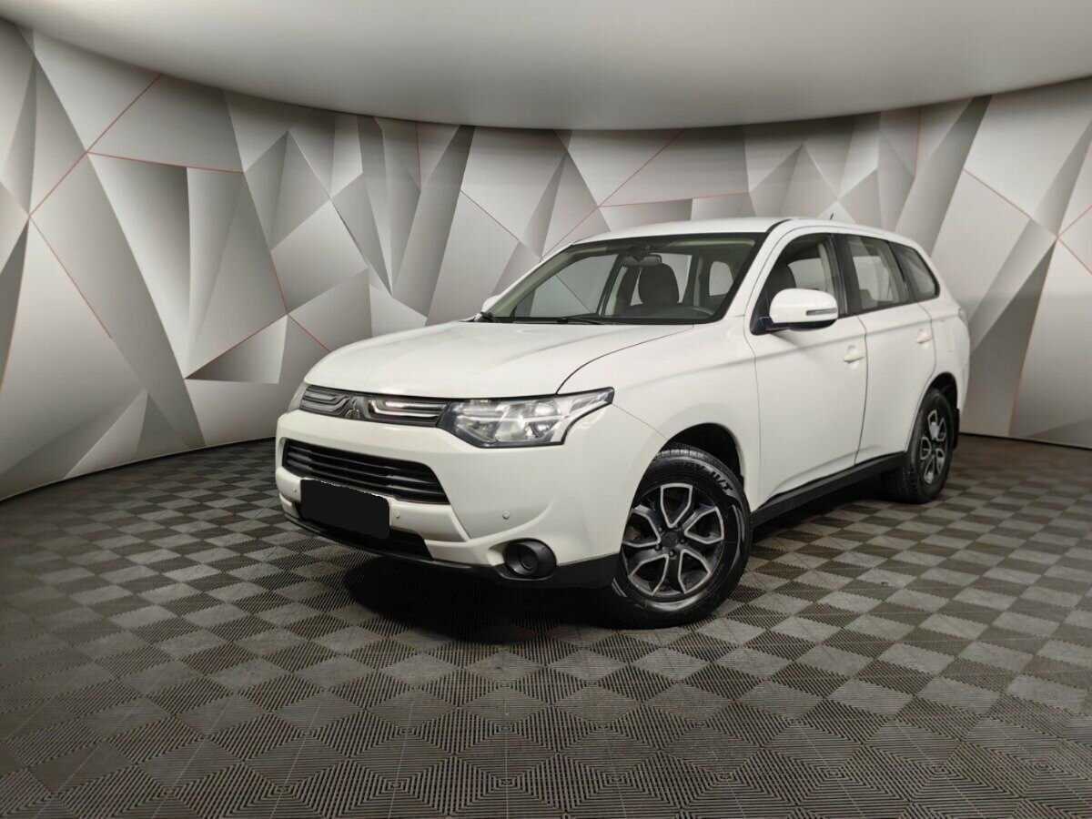 Mitsubishi Outlander с пробегом — 2012 год. Фото: #0