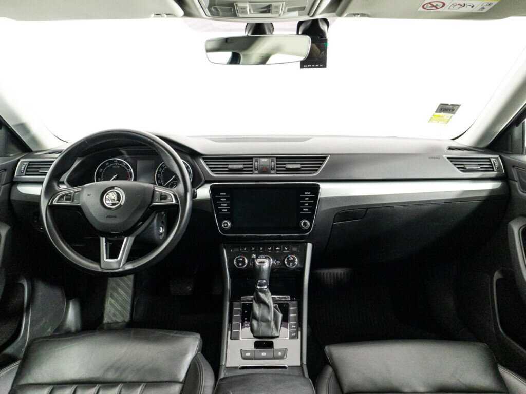 Skoda Superb с пробегом — 2018 год. Фото: #12