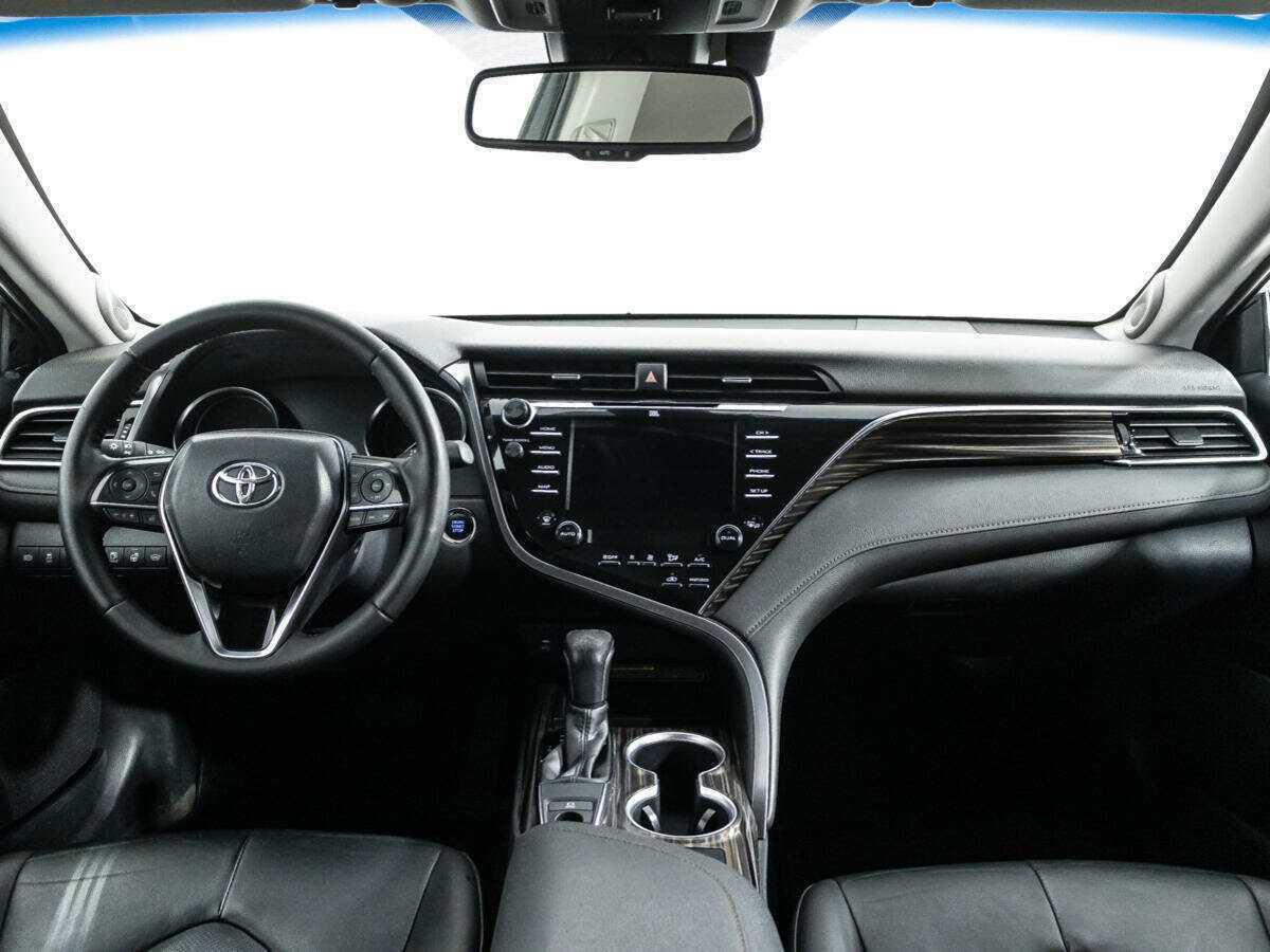 Toyota Camry с пробегом — 2020 год. Фото: #12