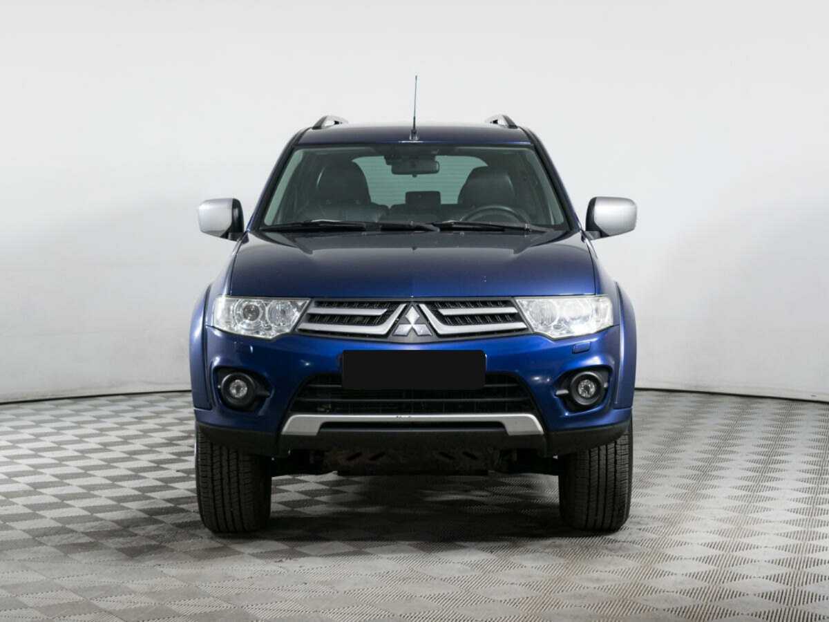 Mitsubishi Pajero Sport с пробегом — 2013 год. Фото: #1