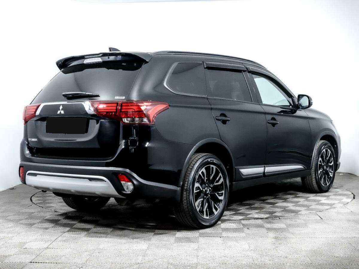 Mitsubishi Outlander с пробегом — 2022 год. Фото: #3