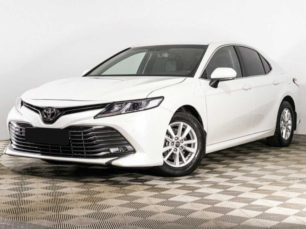 Toyota Camry с пробегом — 2018 год. Посмотреть фото