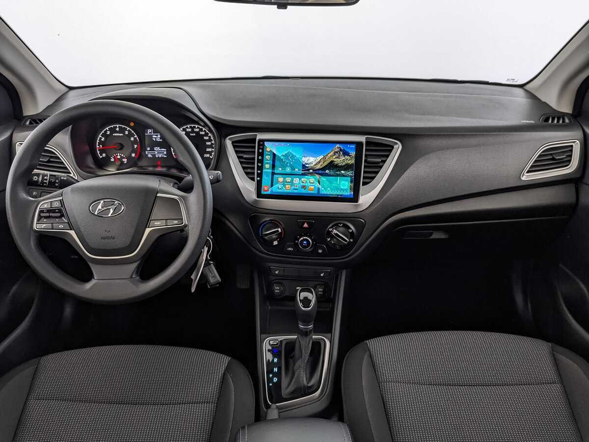 Hyundai Solaris с пробегом — 2022 год. Фото: #9