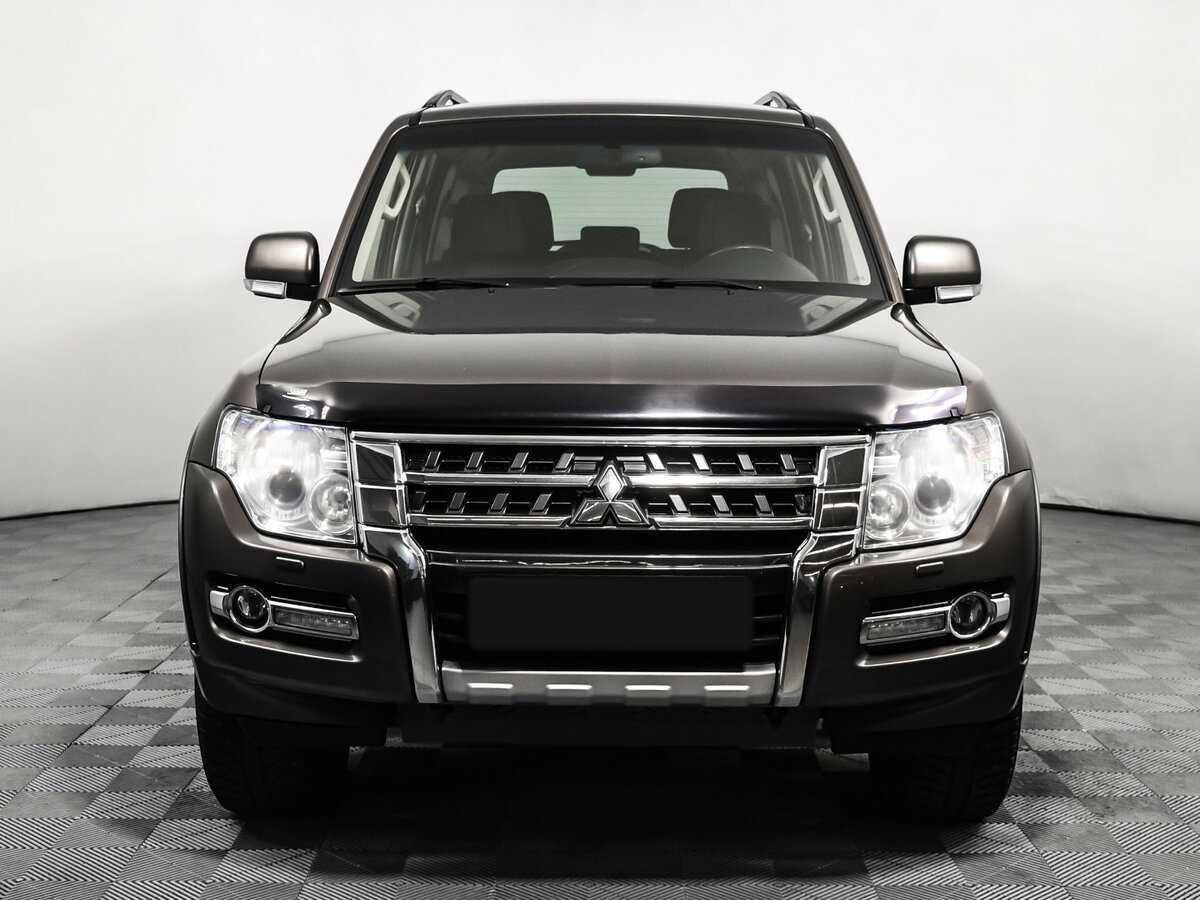 Mitsubishi Pajero с пробегом — 2015 год. Фото: #1