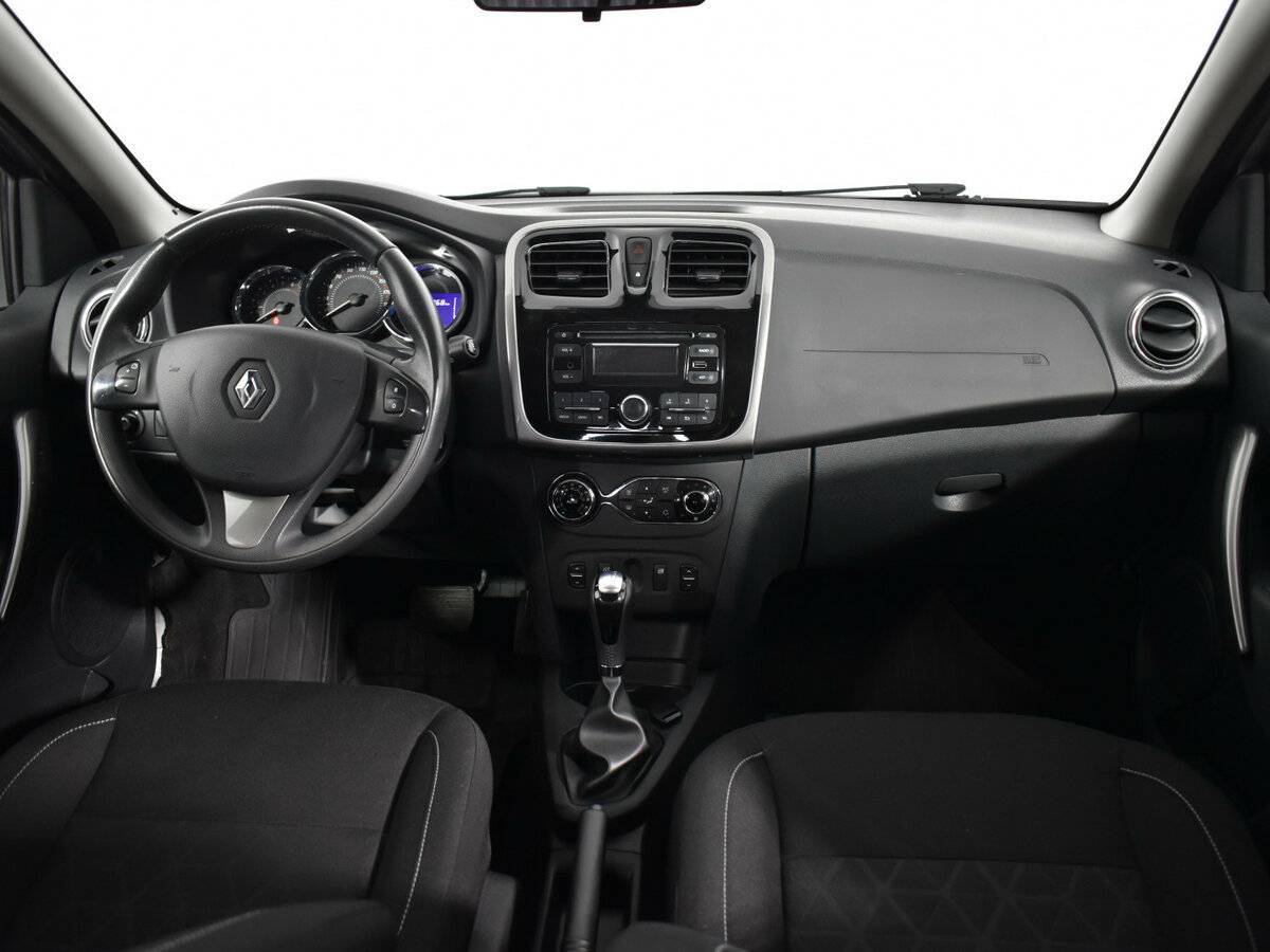 Renault Sandero с пробегом — 2017 год. Фото: #7