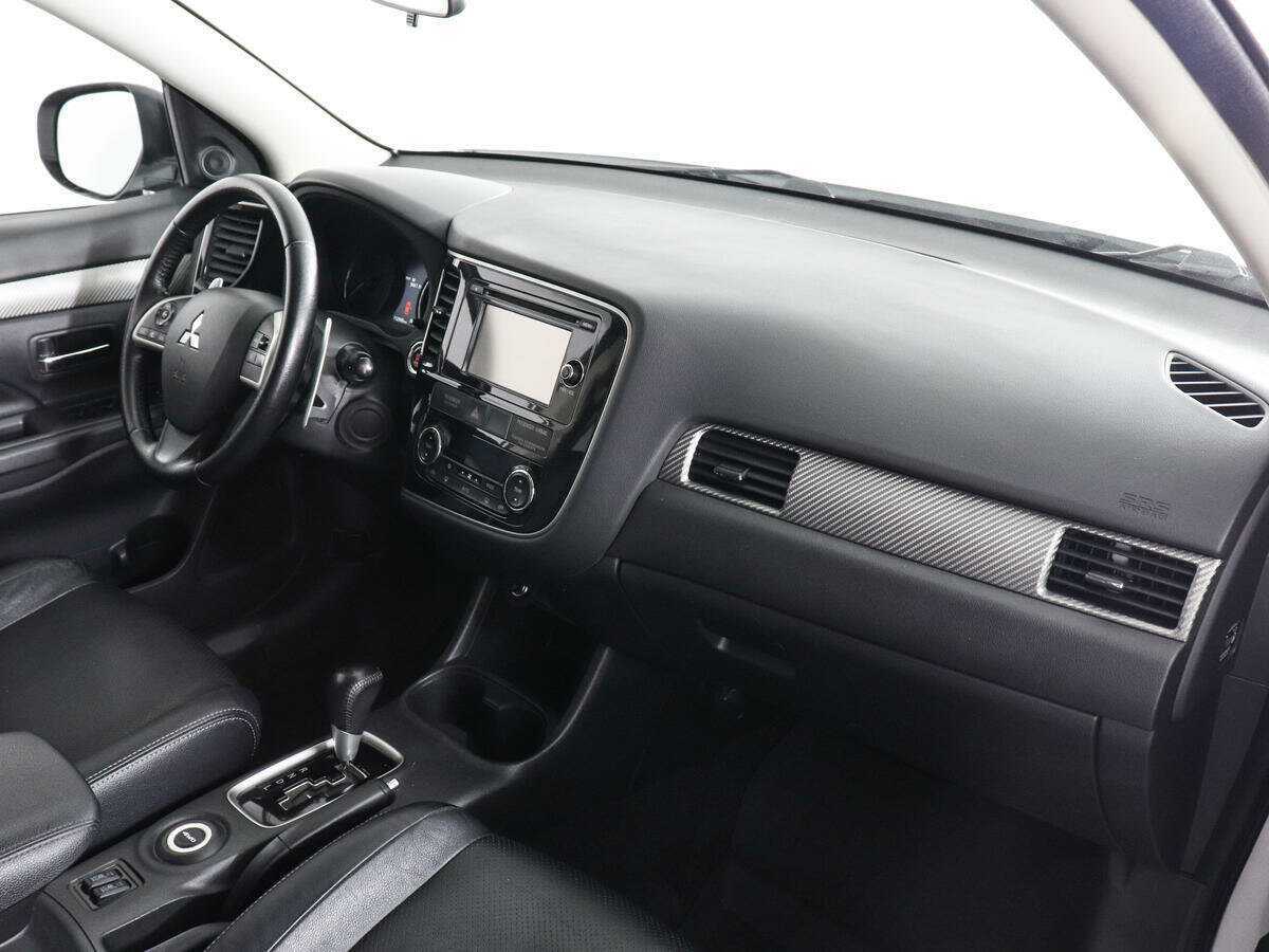 Mitsubishi Outlander с пробегом — 2013 год. Фото: #9