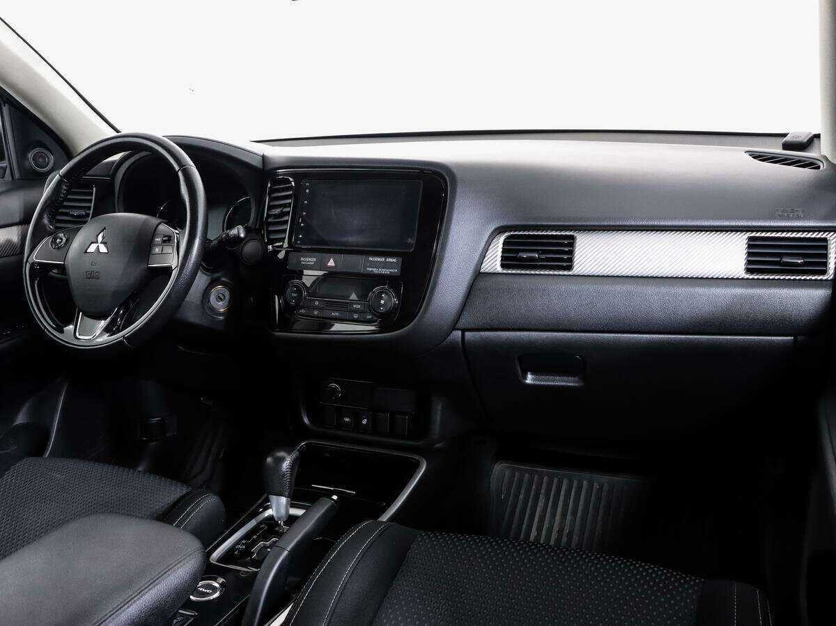 Mitsubishi Outlander с пробегом — 2018 год. Фото: #6