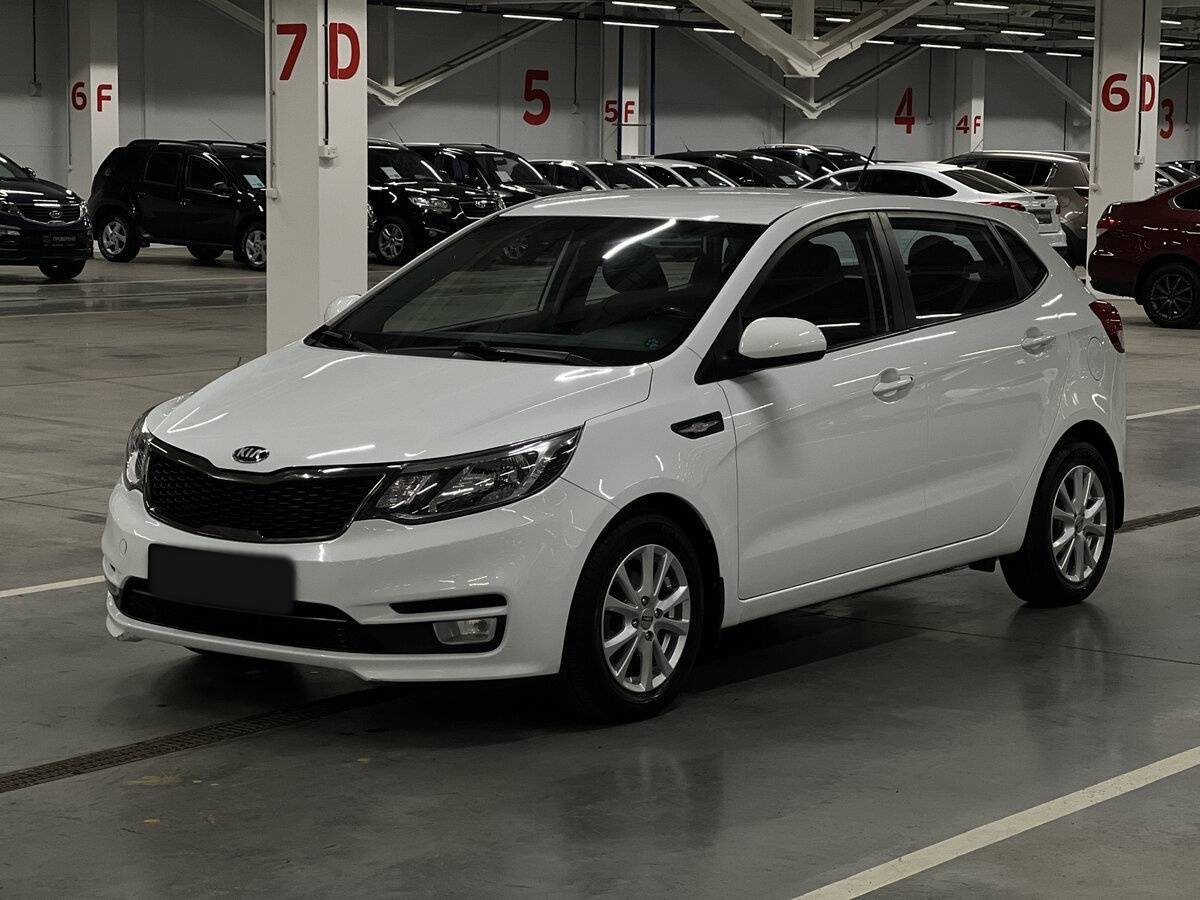 Kia Rio с пробегом — 2015 год. Фото: #0