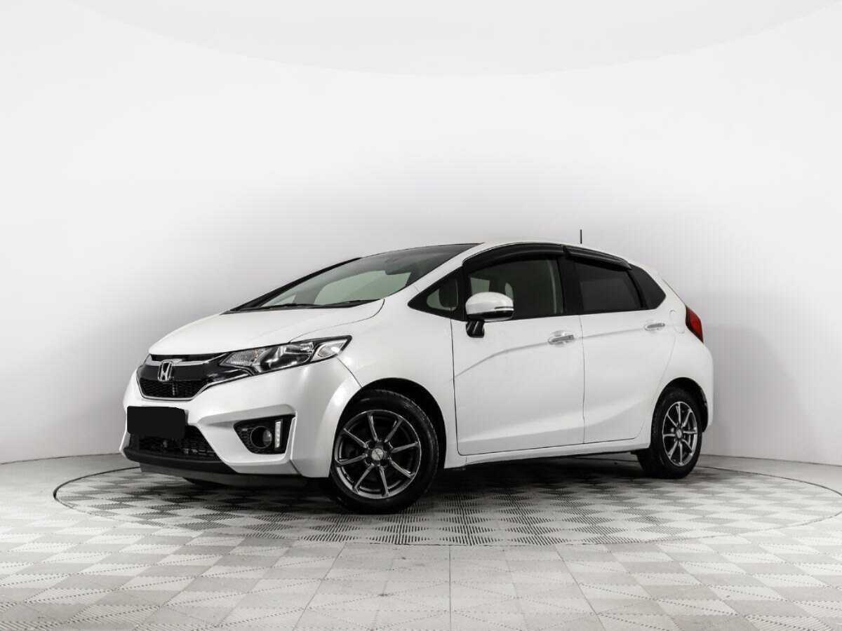 Honda Fit с пробегом — 2015 год. Фото: #0