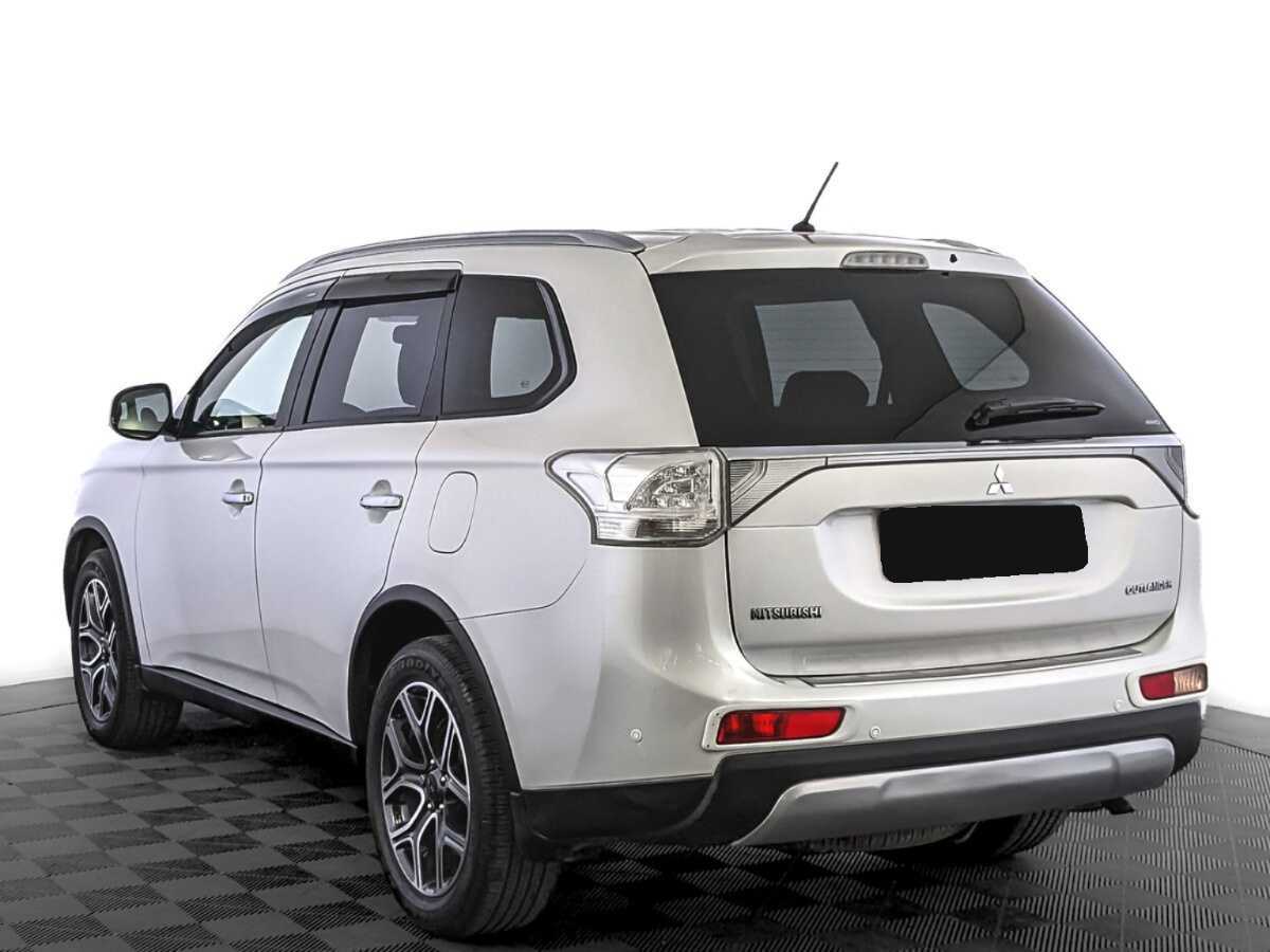 Mitsubishi Outlander с пробегом — 2014 год. Фото: #6