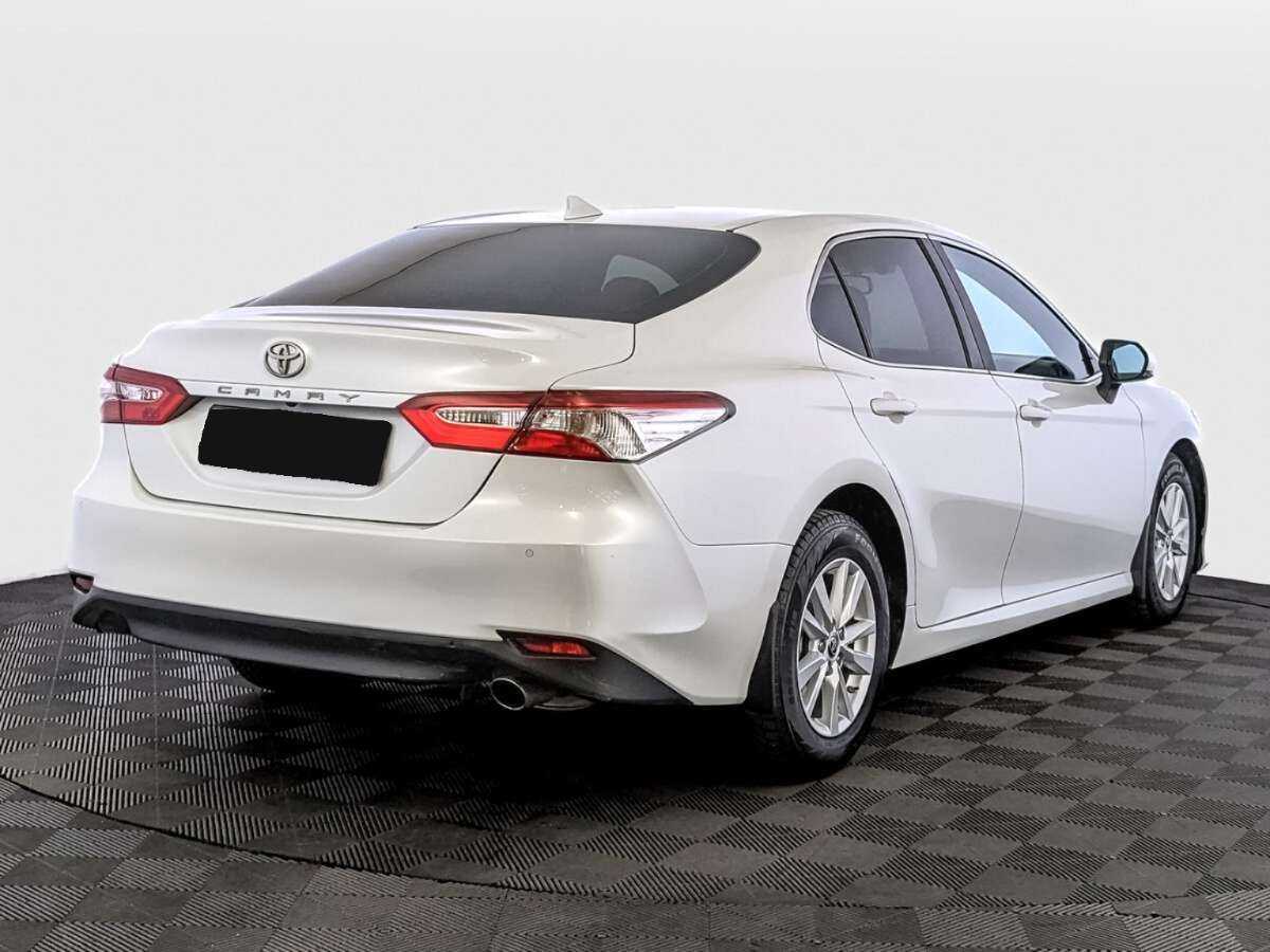Toyota Camry с пробегом — 2021 год. Фото: #4