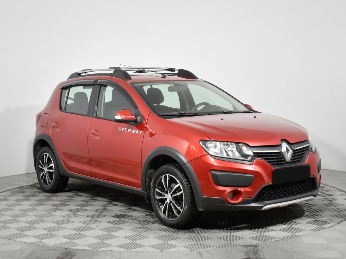Renault Sandero с пробегом — 2016 год. Фото: #2