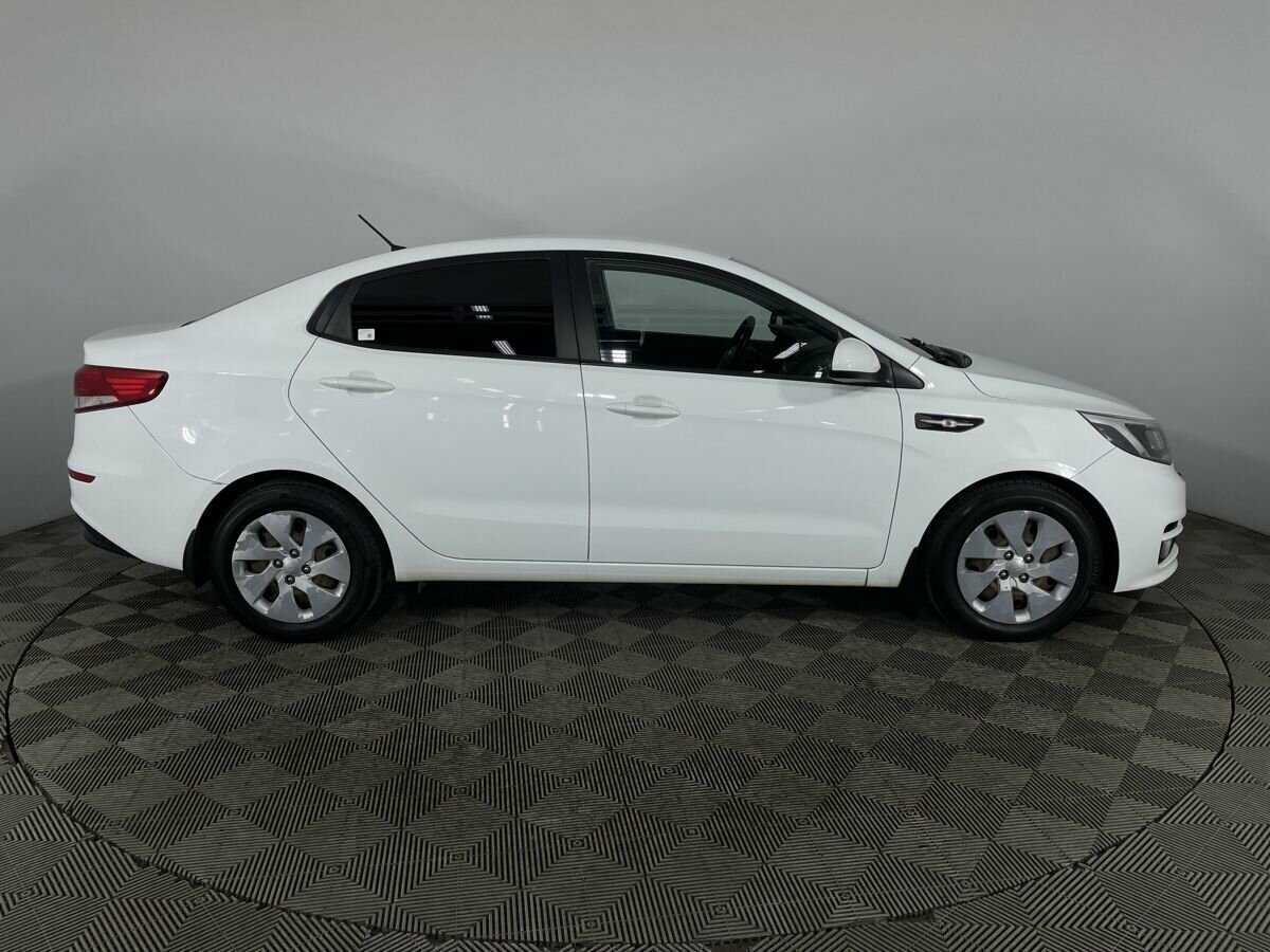 Kia Rio с пробегом — 2016 год. Фото: #2