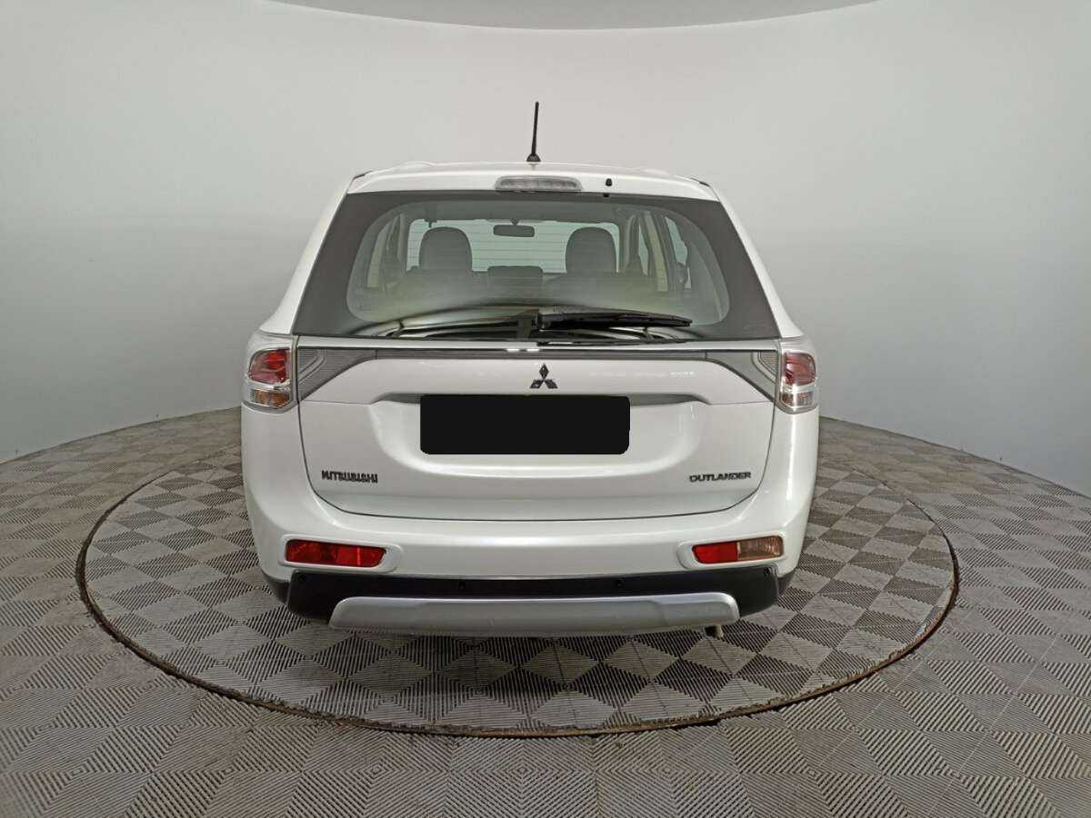 Mitsubishi Outlander с пробегом — 2014 год. Фото: #5