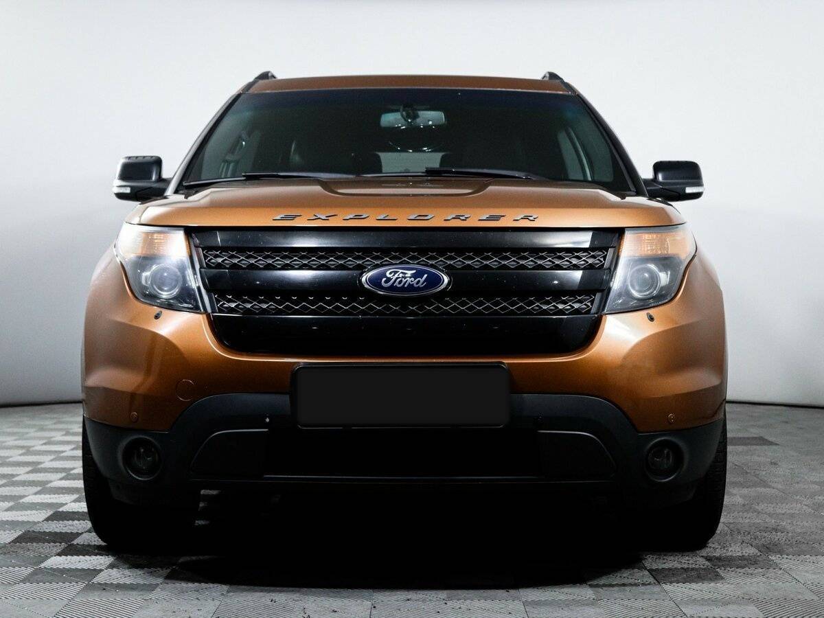 Ford Explorer с пробегом — 2013 год. Фото: #1