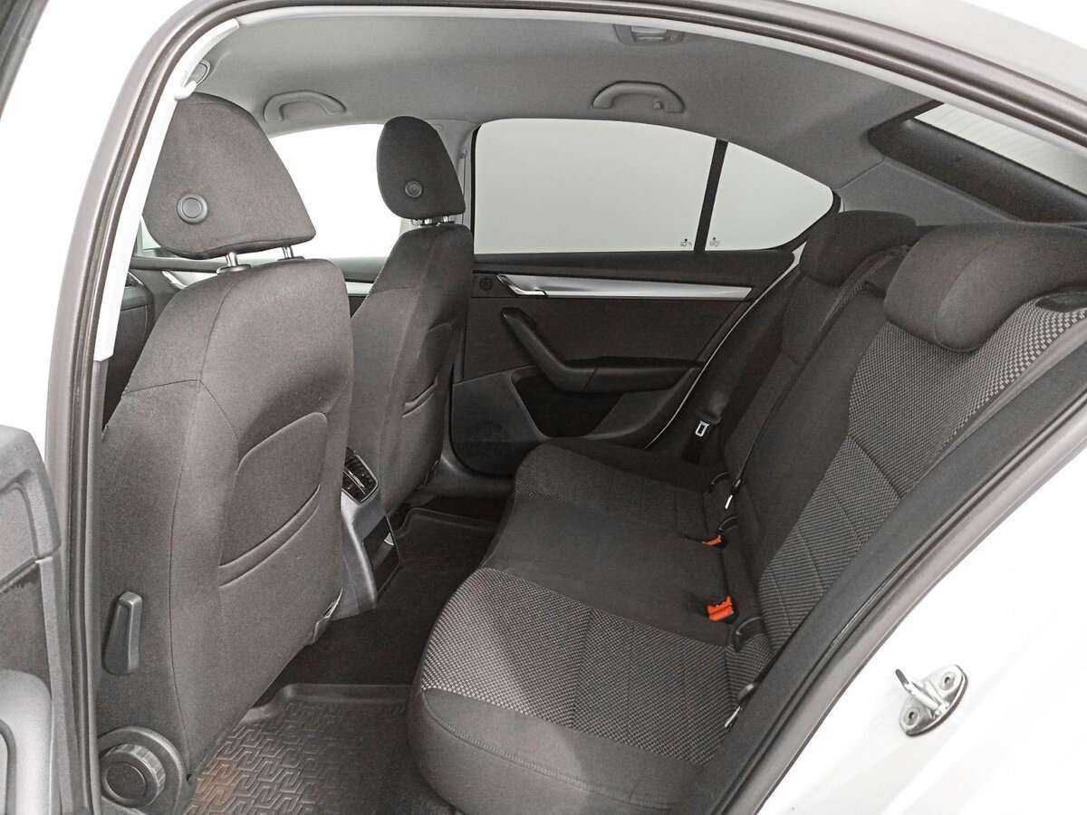 Skoda Octavia с пробегом — 2014 год. Фото: #9