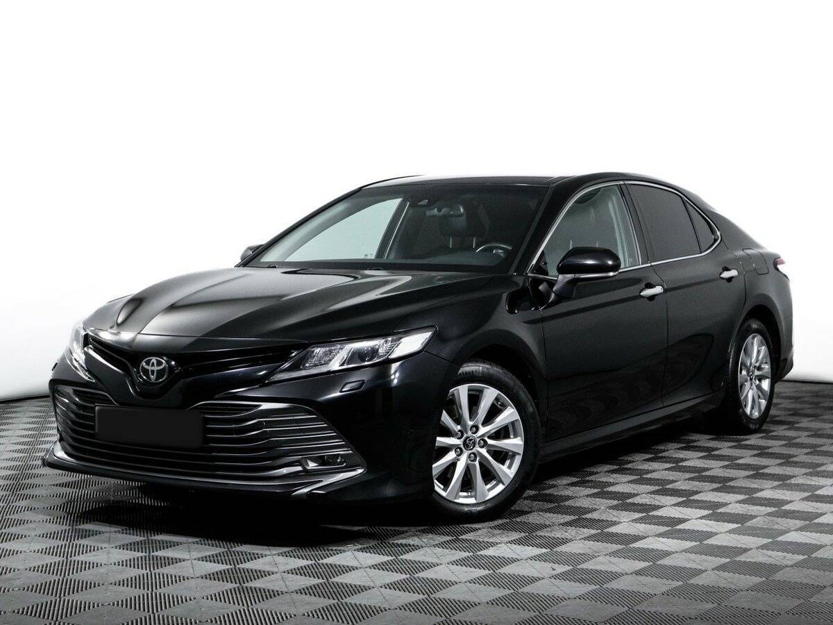 Toyota Camry с пробегом — 2018 год. Посмотреть фото