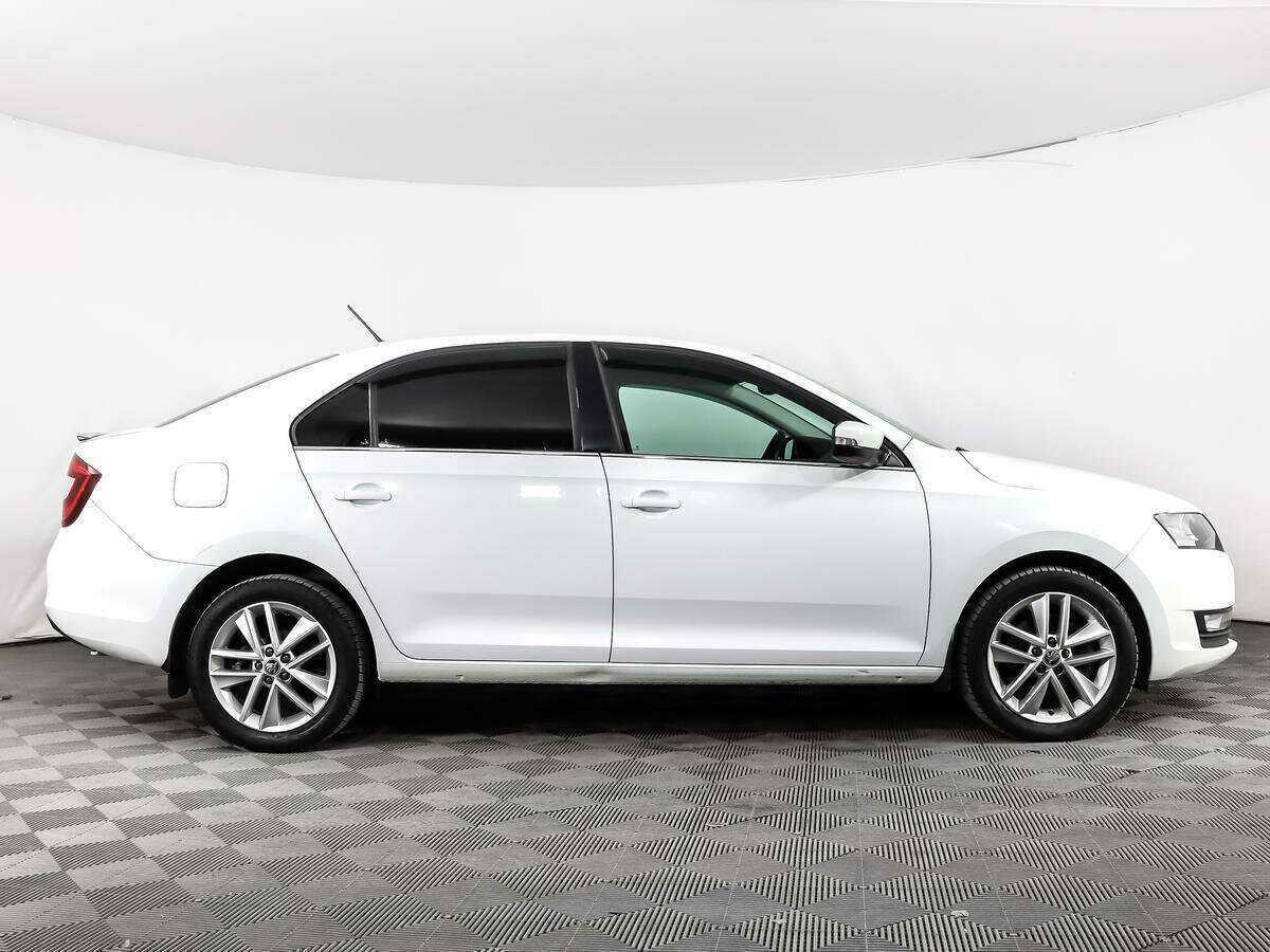 Skoda Rapid с пробегом — 2017 год. Фото: #2