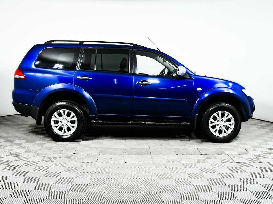 Mitsubishi Pajero Sport с пробегом — 2014 год. Фото: #3