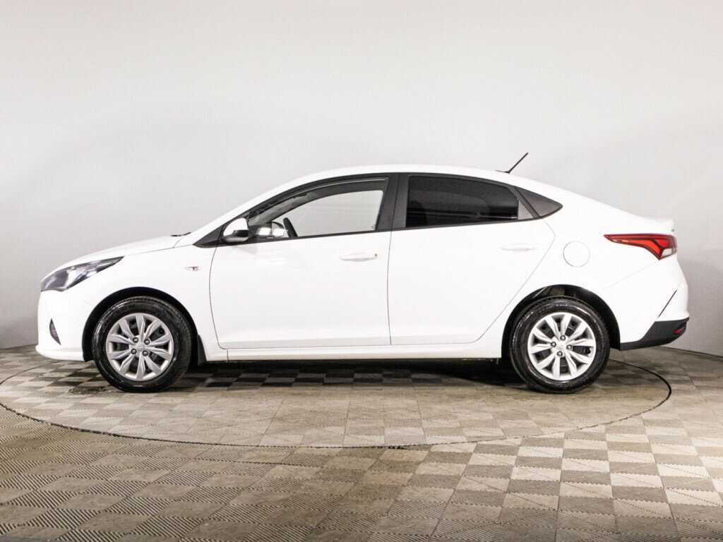 Hyundai Solaris с пробегом — 2022 год. Фото: #7