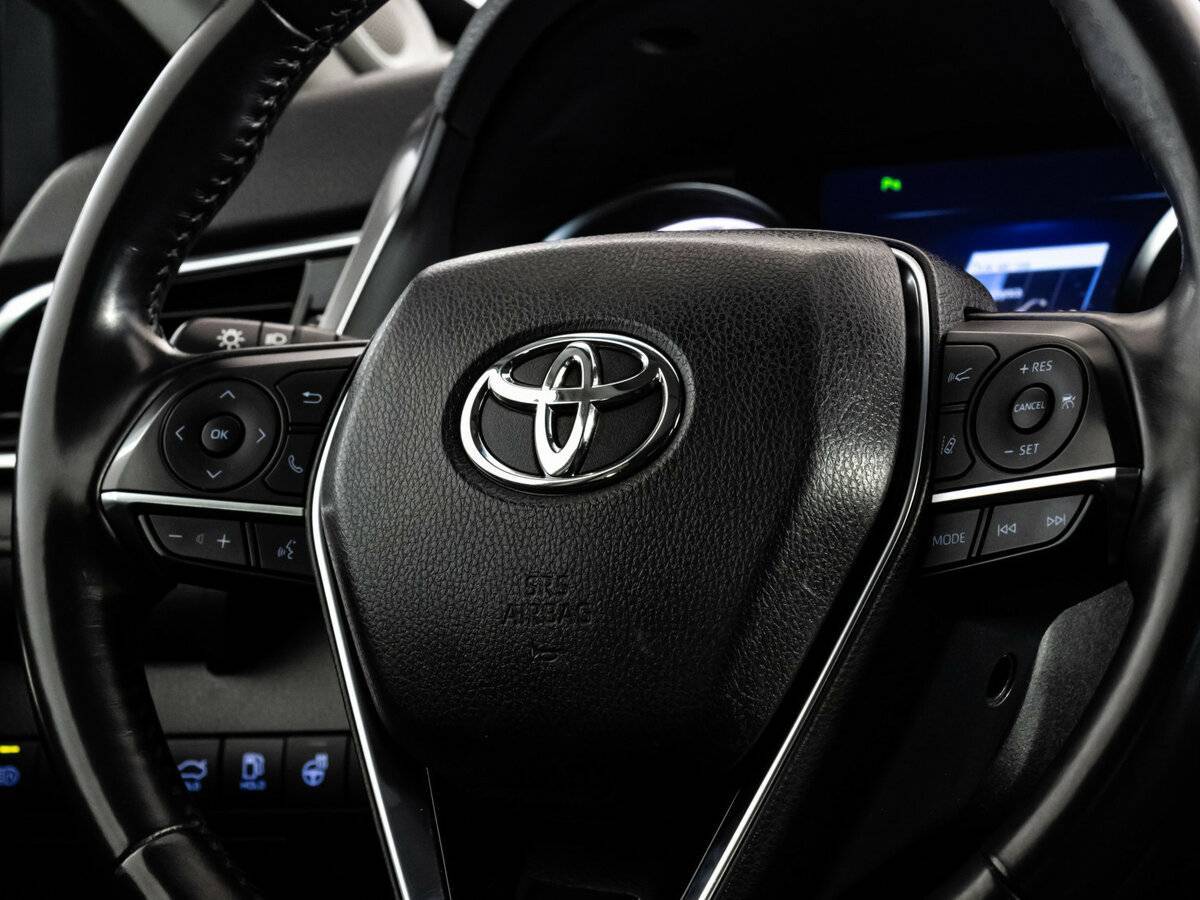 Toyota Camry с пробегом — 2019 год. Фото: #12