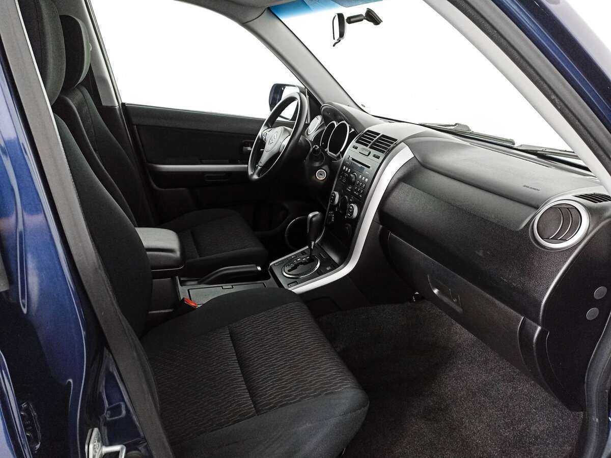 Suzuki Grand Vitara с пробегом — 2012 год. Фото: #8