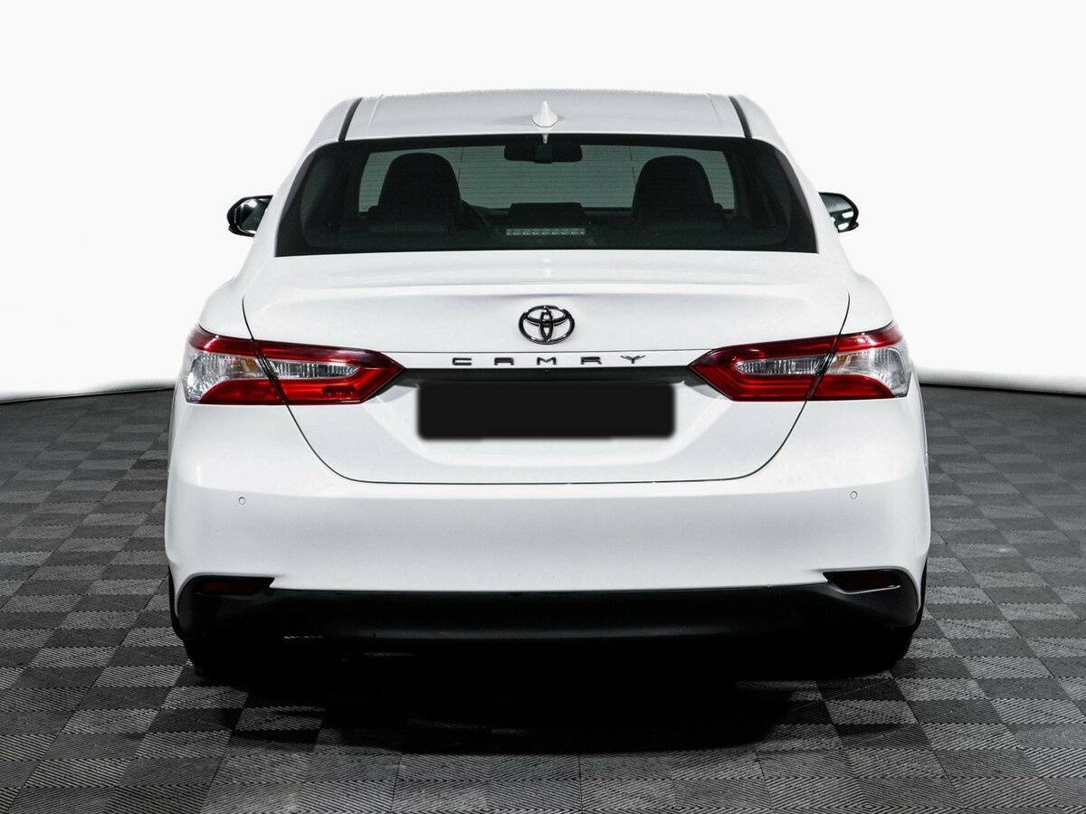 Toyota Camry с пробегом — 2018 год. Фото: #5
