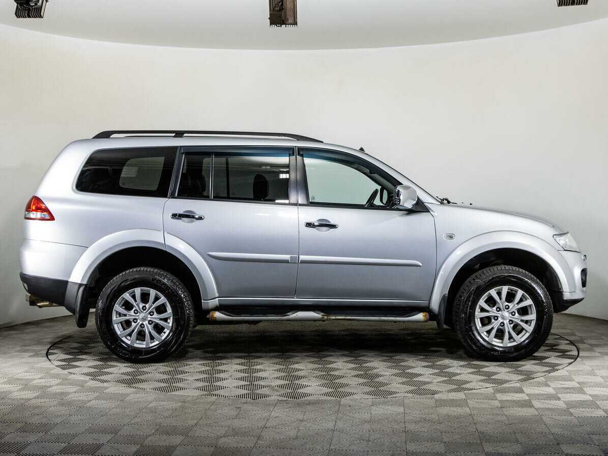 Mitsubishi Pajero Sport с пробегом — 2013 год. Фото: #3