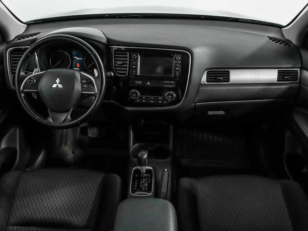 Mitsubishi Outlander с пробегом — 2014 год. Фото: #11