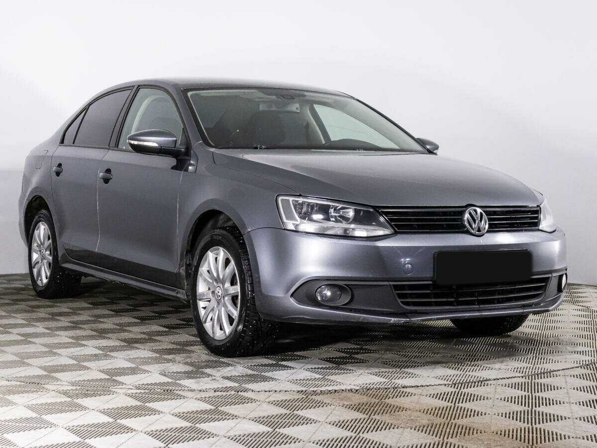 Volkswagen Jetta с пробегом — 2012 год. Фото: #2
