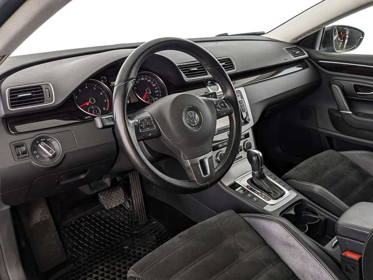 Volkswagen Passat CC с пробегом — 2012 год. Фото: #13
