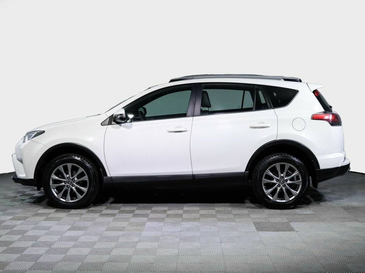 Toyota RAV4 с пробегом — 2017 год. Фото: #7