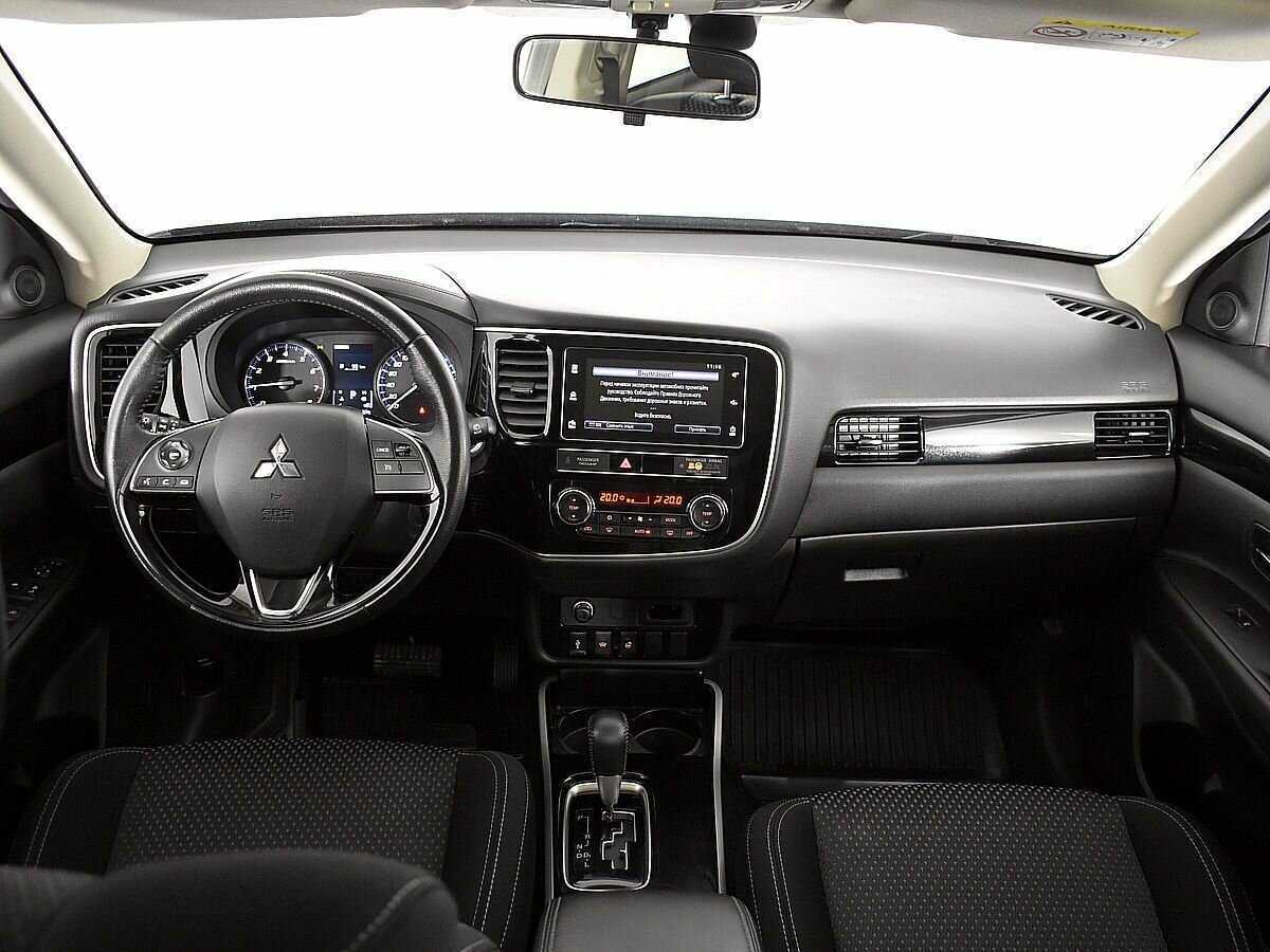 Mitsubishi Outlander с пробегом — 2018 год. Фото: #9