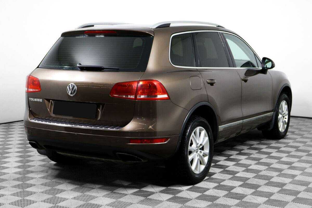 Volkswagen Touareg с пробегом — 2012 год. Фото: #4