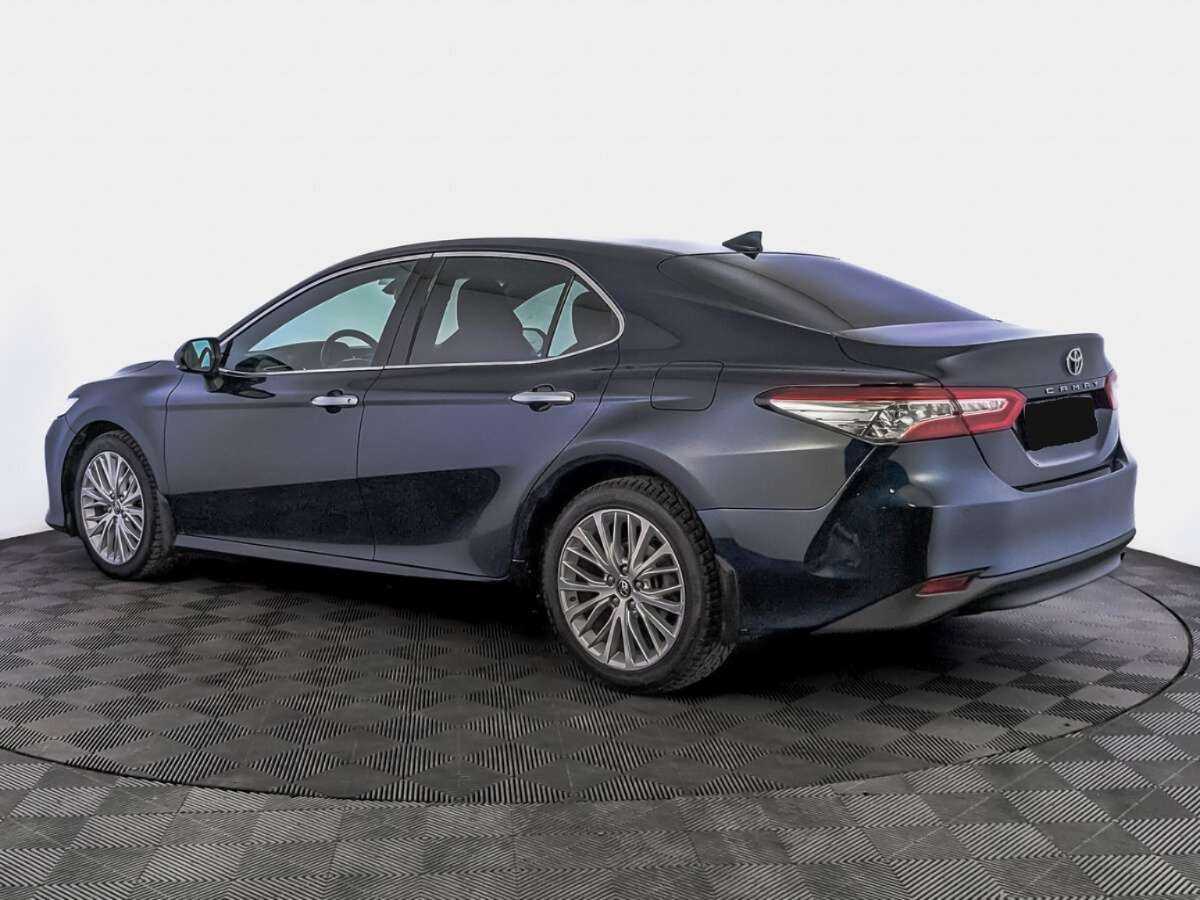 Toyota Camry с пробегом — 2018 год. Фото: #6