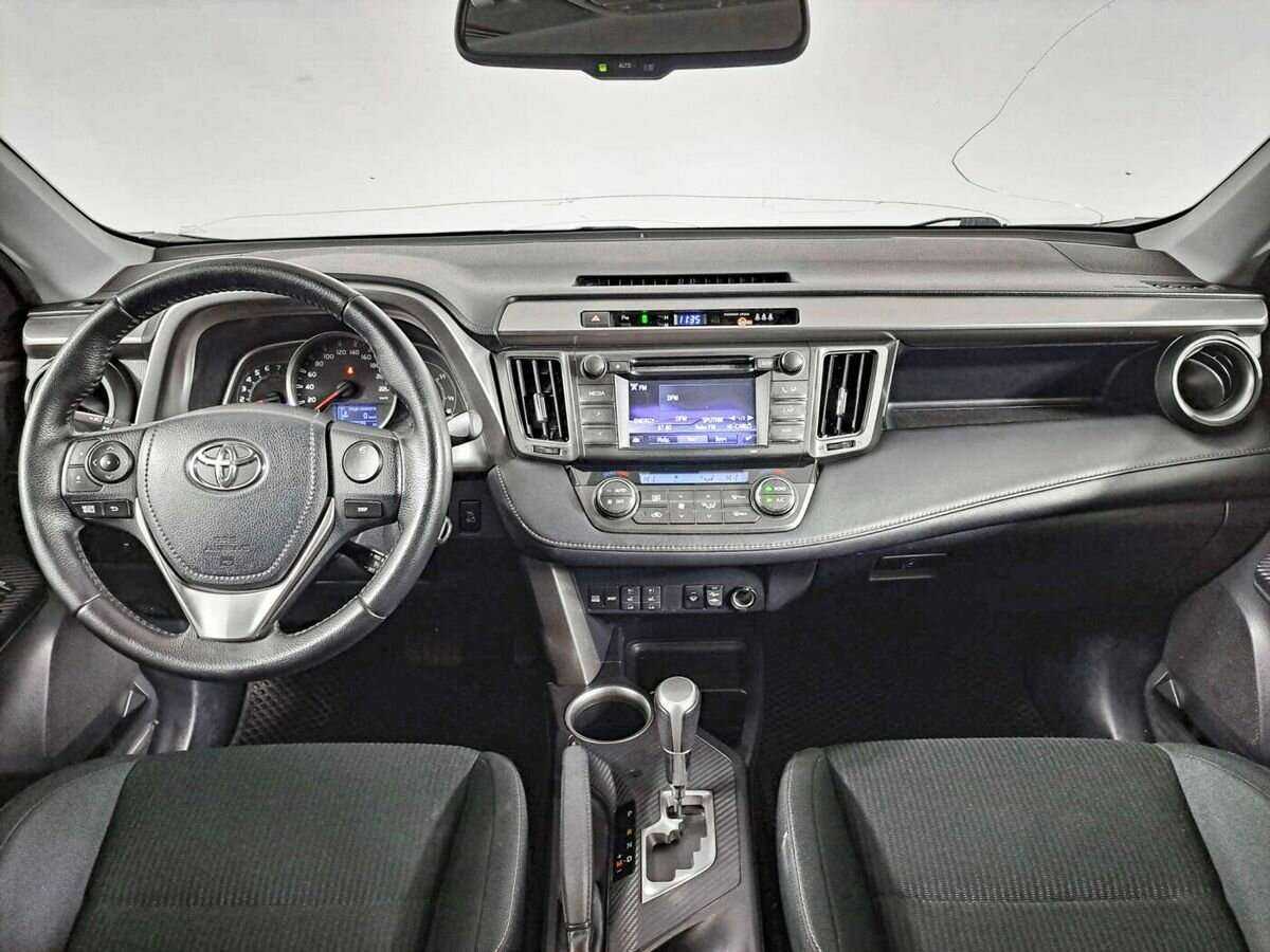 Toyota RAV4 с пробегом — 2014 год. Фото: #12