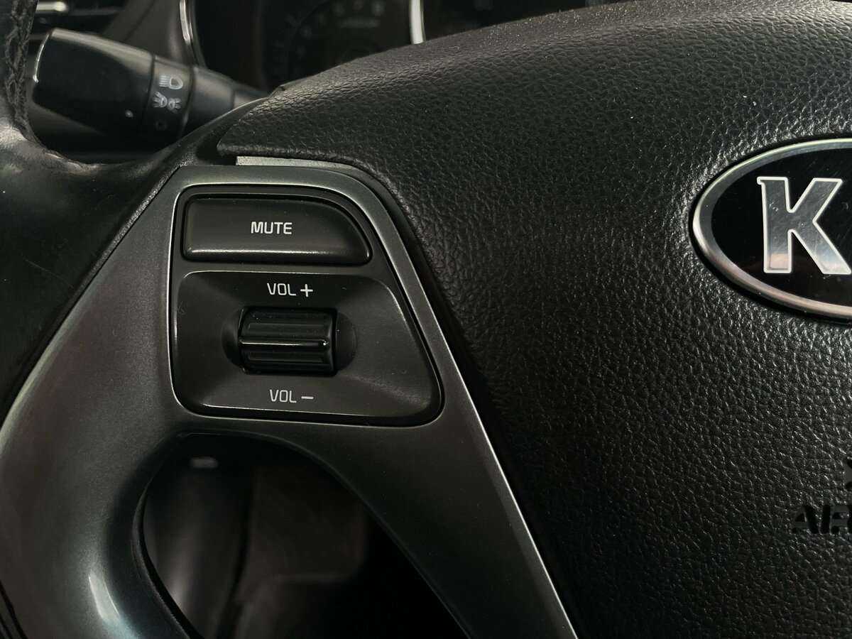 Kia Rio с пробегом — 2015 год. Фото: #10