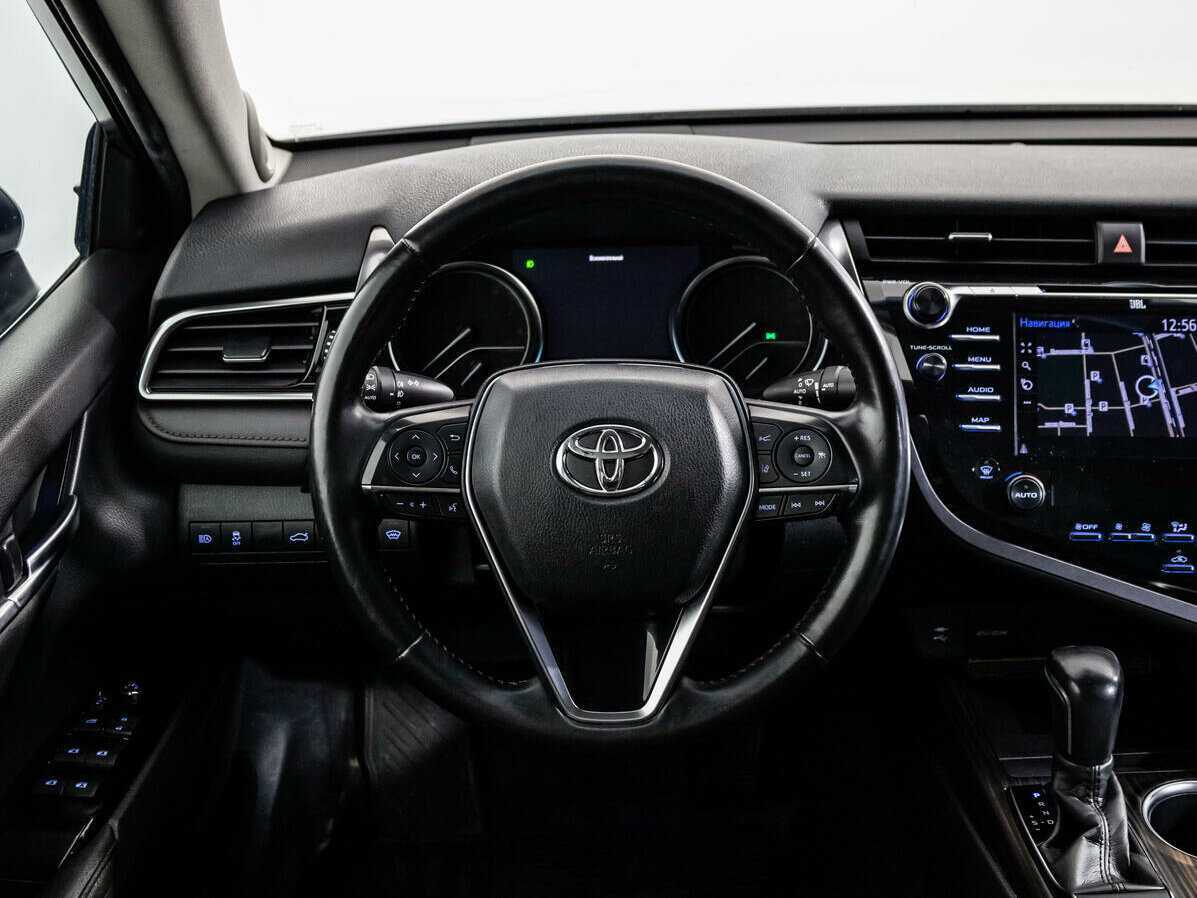 Toyota Camry с пробегом — 2018 год. Фото: #12