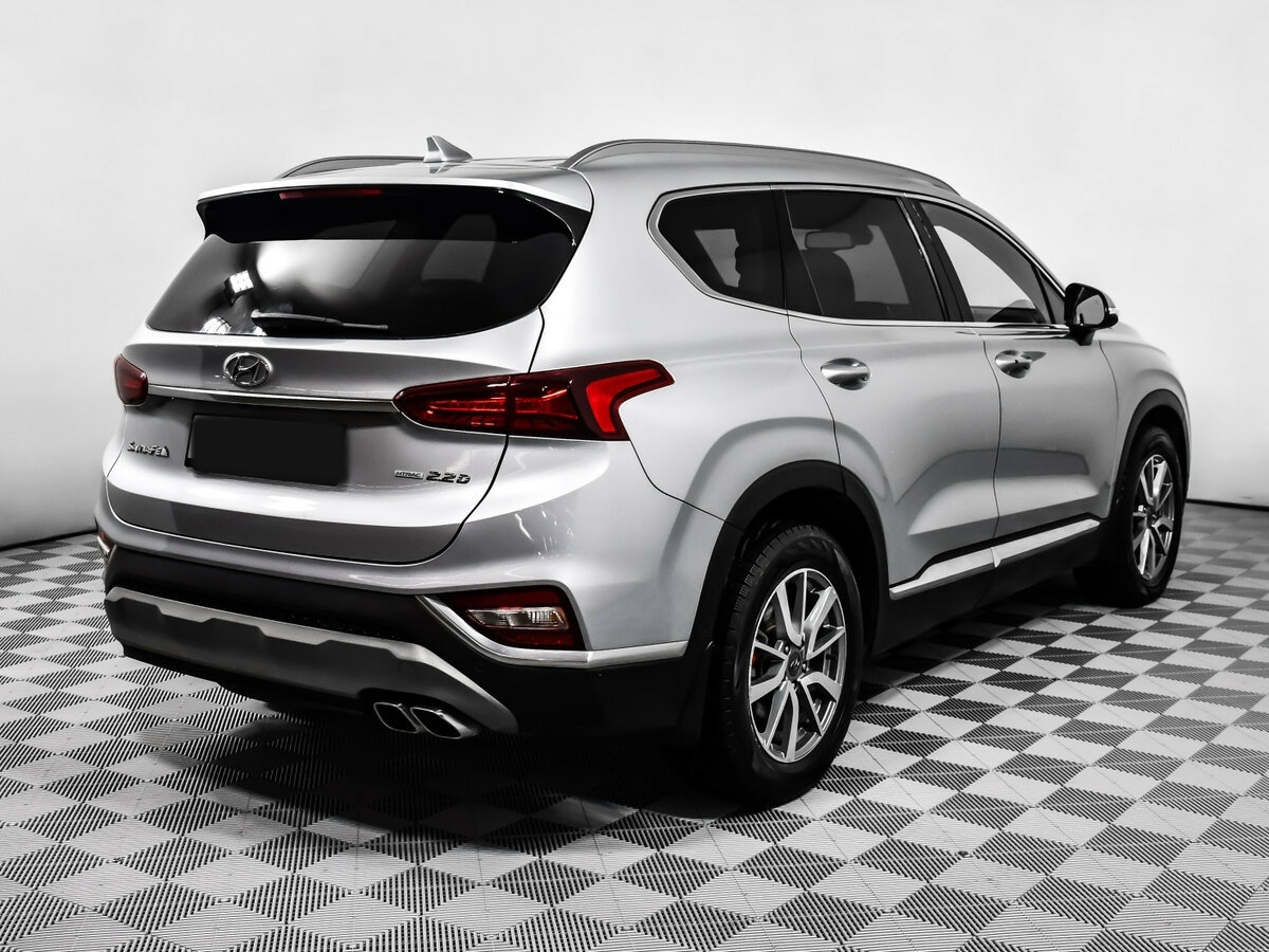 Hyundai Santa Fe с пробегом — 2018 год. Фото: #4