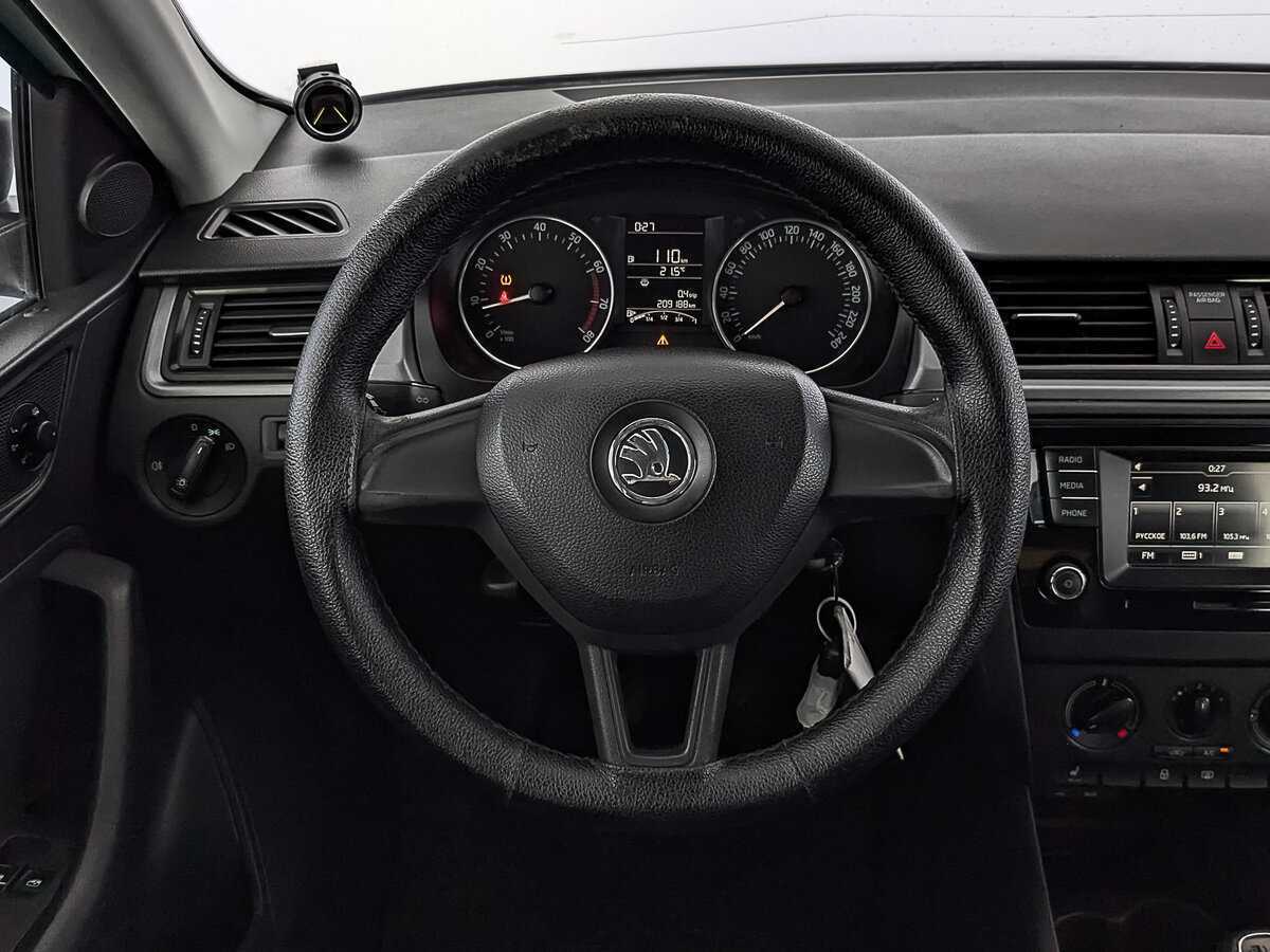 Skoda Rapid с пробегом — 2017 год. Фото: #21