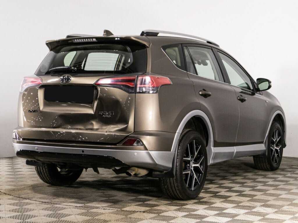 Toyota RAV4 с пробегом — 2016 год. Фото: #4