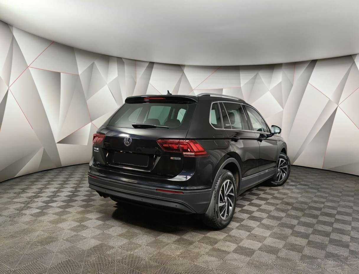 Volkswagen Tiguan с пробегом — 2018 год. Фото: #1