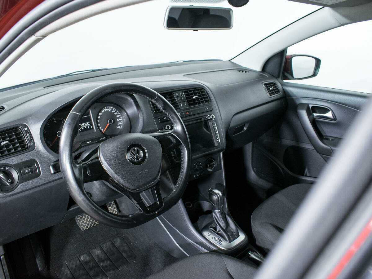 Volkswagen Polo с пробегом — 2016 год. Фото: #12